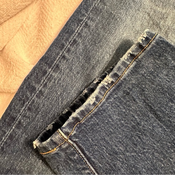 Levi’s Premium Denim Button front 501 Jeans, Sz 32, Length 26”, new condition. - Picture 7 of 8